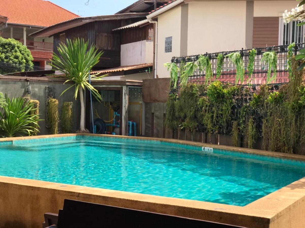 A Pousada Teeraya Boutique Chiang Mai Exterior foto